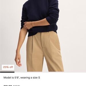 Everlane women’s cashmere crewneck sweater